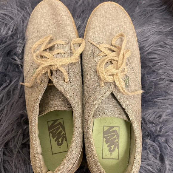 Vans - Picture 3 of 7